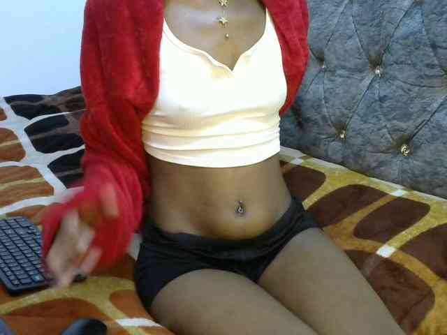 LittleMisscharming webcam