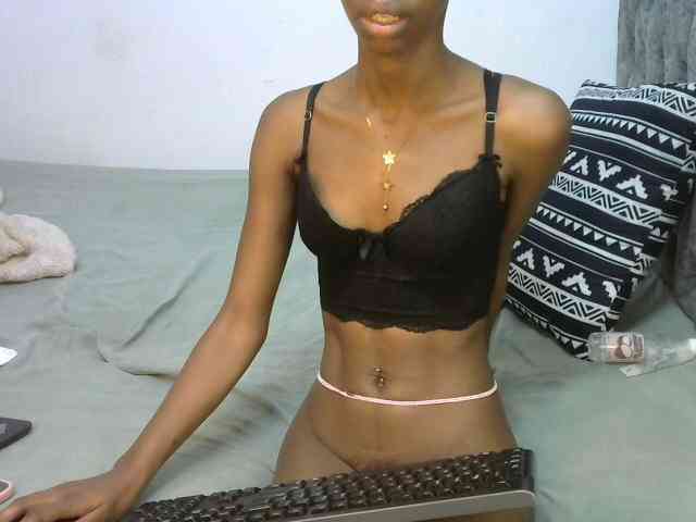 LittleMisscharming webcam