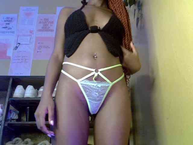 LittleMisscharming webcam