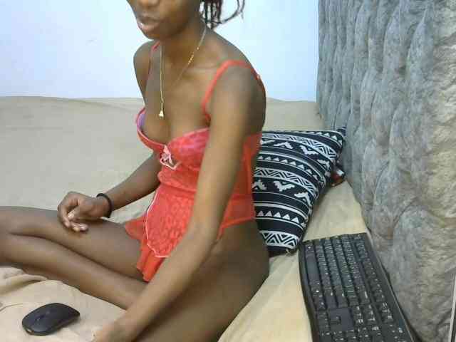 LittleMisscharming webcam