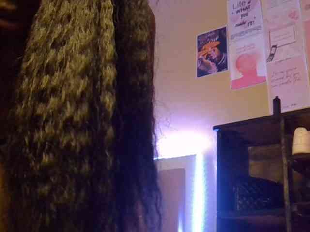 LittleMisscharming webcam