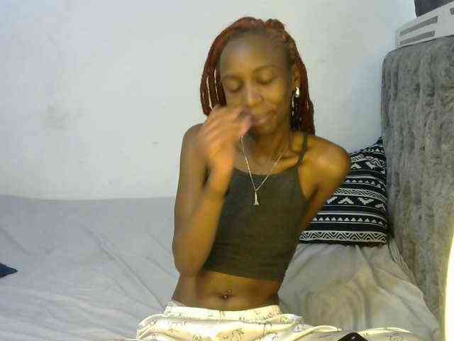 LittleMisscharming webcam