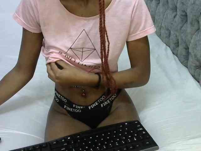 LittleMisscharming webcam