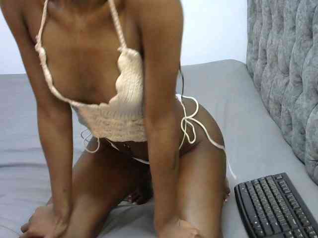 LittleMisscharming webcam