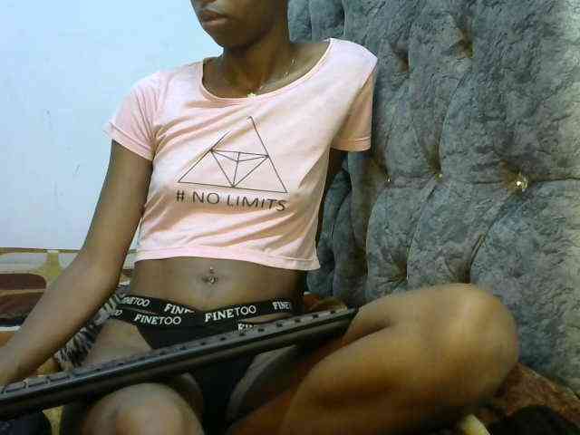 LittleMisscharming webcam