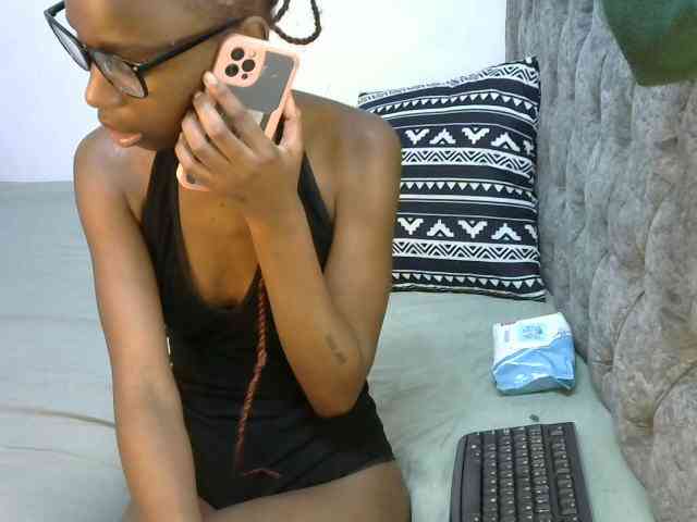 LittleMisscharming webcam