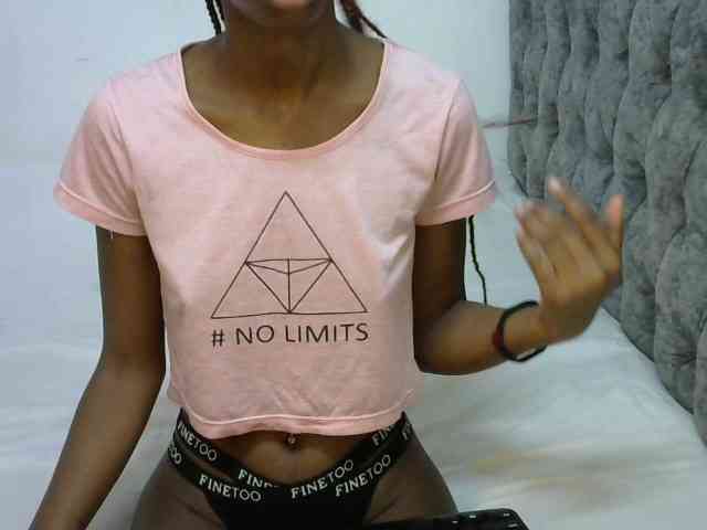 LittleMisscharming webcam