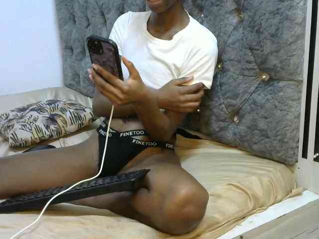 LittleMisscharming webcam