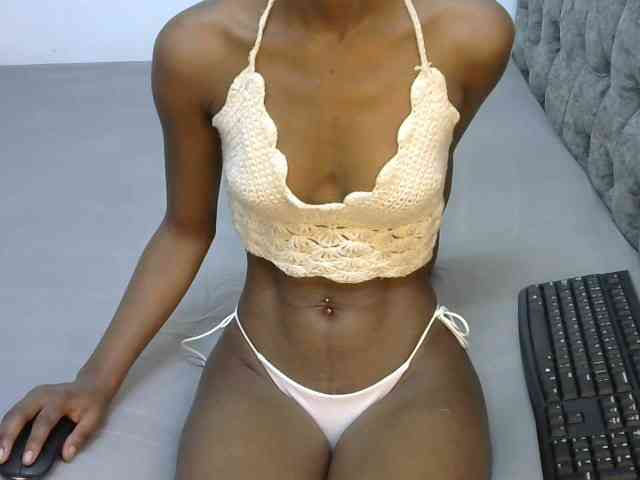 LittleMisscharming webcam