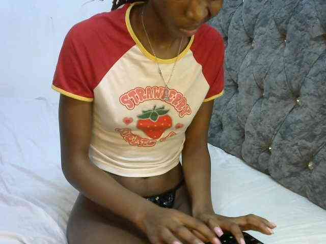 LittleMisscharming webcam