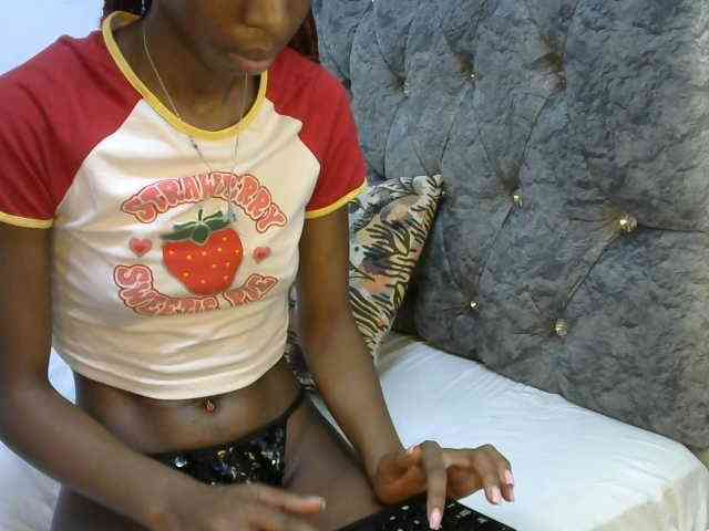 LittleMisscharming webcam