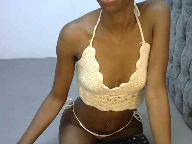 LittleMisscharming webcam