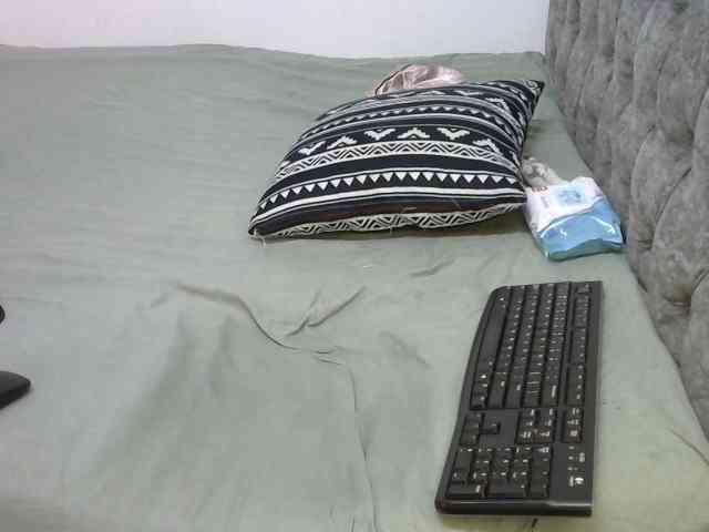 LittleMisscharming webcam
