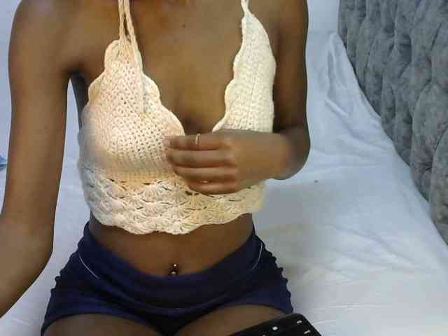 LittleMisscharming webcam