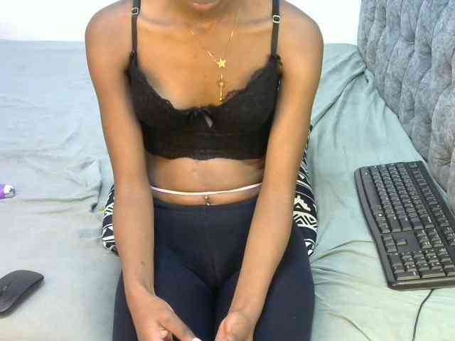 LittleMisscharming webcam