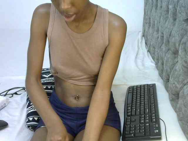 LittleMisscharming webcam