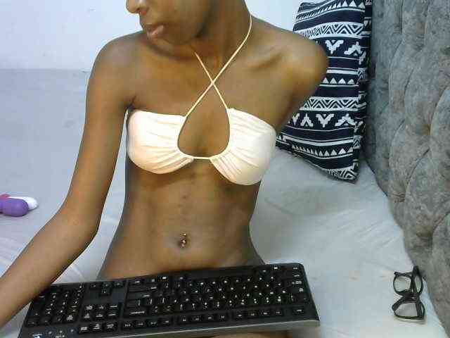 LittleMisscharming webcam