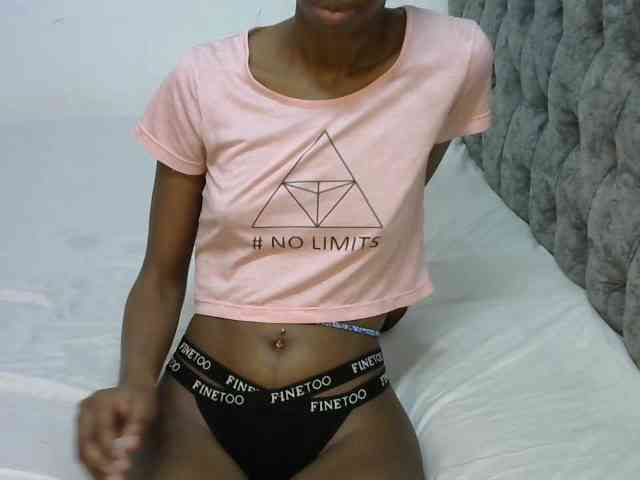 LittleMisscharming webcam