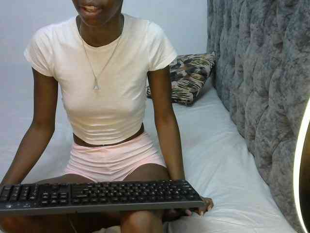 LittleMisscharming webcam