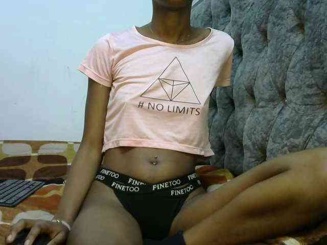 LittleMisscharming webcam