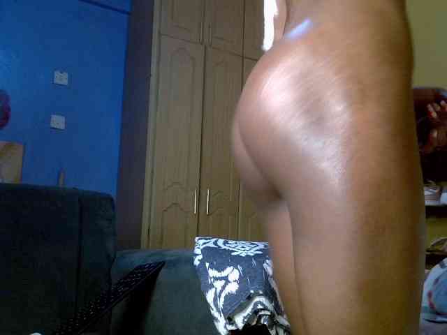 LittleMisscharming webcam