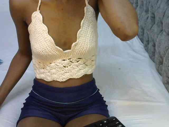 LittleMisscharming webcam