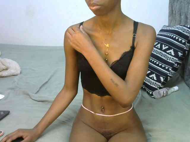 LittleMisscharming webcam