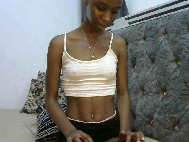 LittleMisscharming webcam