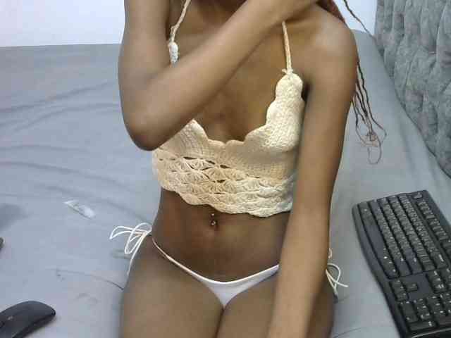 LittleMisscharming webcam