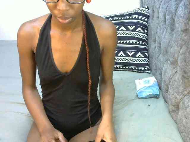 LittleMisscharming webcam
