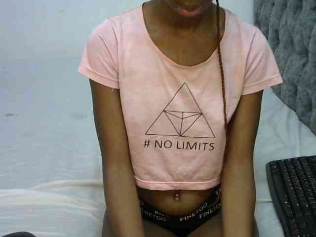 LittleMisscharming webcam