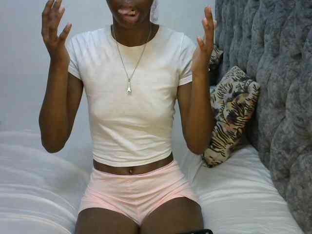 LittleMisscharming webcam