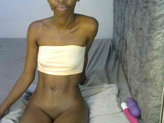 LittleMisscharming webcam