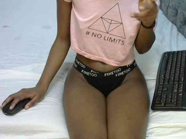 LittleMisscharming webcam