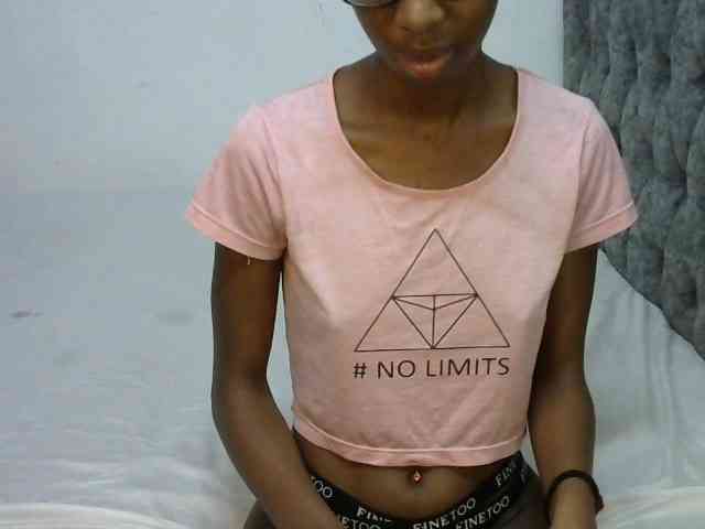 LittleMisscharming webcam