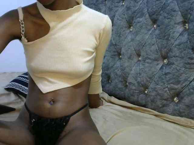 LittleMisscharming webcam
