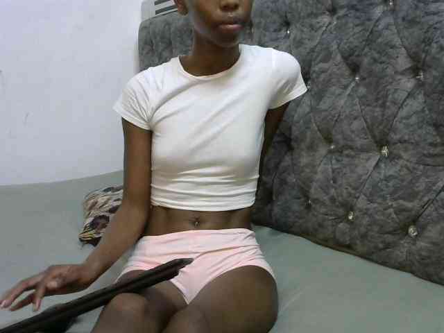 LittleMisscharming webcam