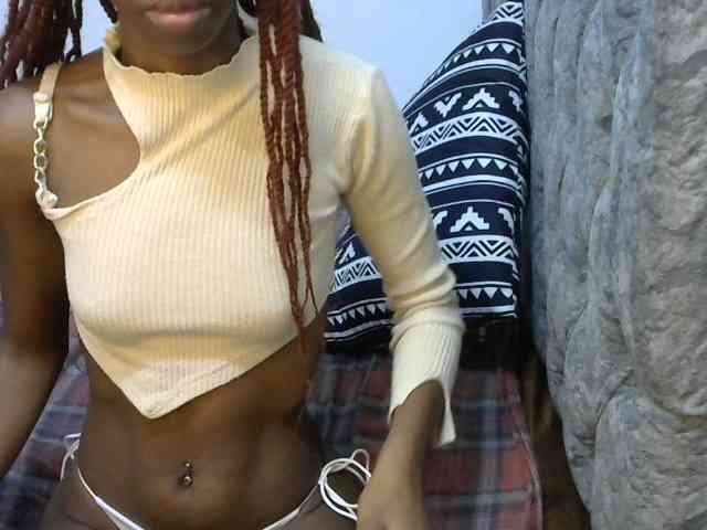LittleMisscharming webcam