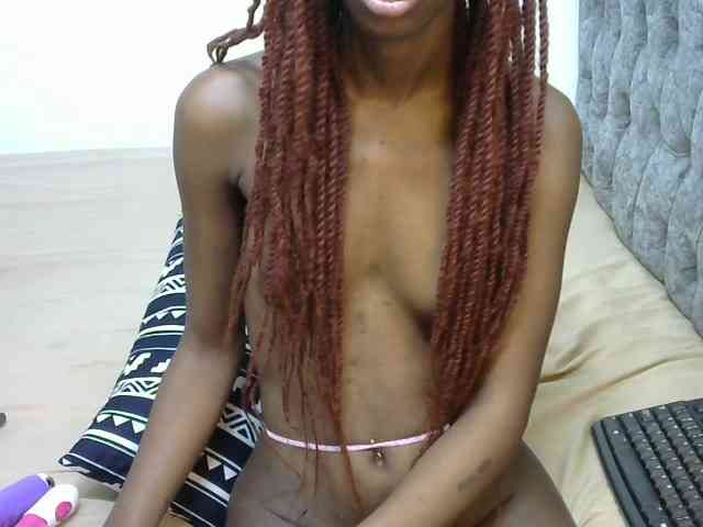 LittleMisscharming webcam