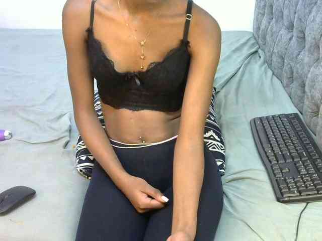 LittleMisscharming webcam
