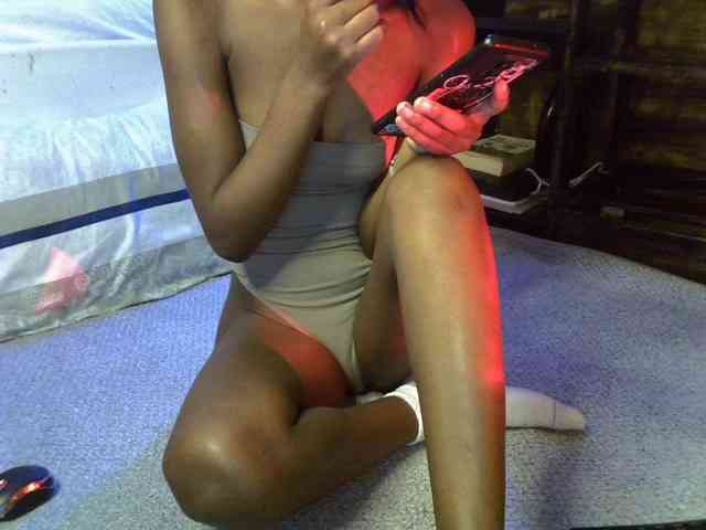 LittleMisscharming webcam