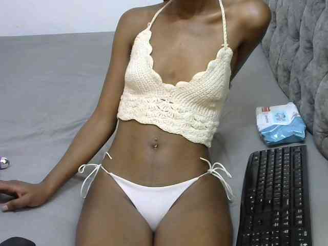 LittleMisscharming webcam