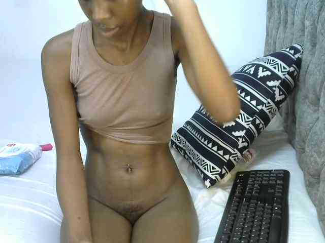 LittleMisscharming webcam