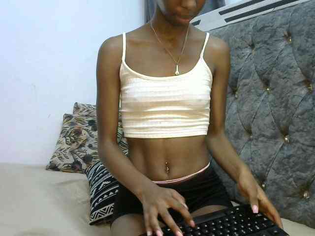 LittleMisscharming webcam