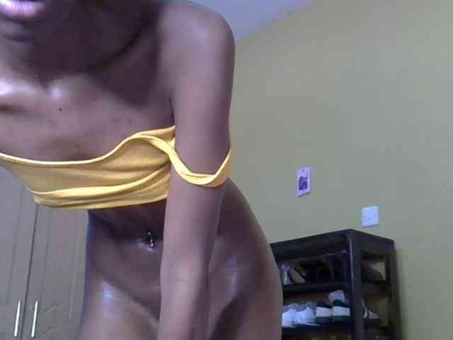 LittleMisscharming webcam