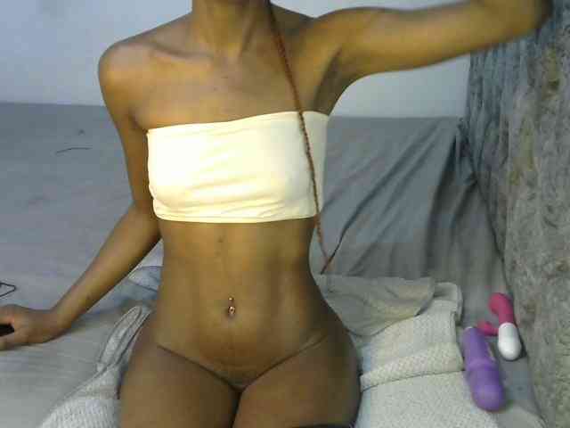 LittleMisscharming webcam