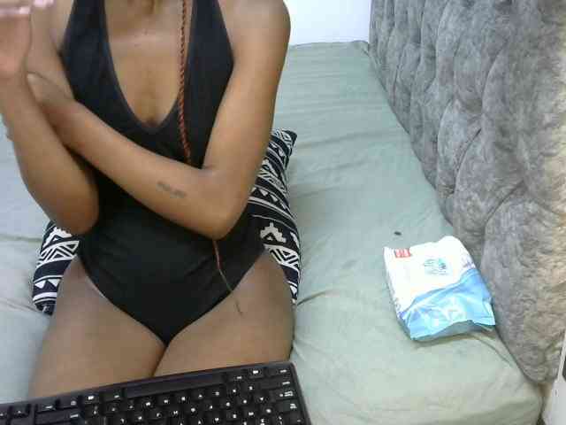 LittleMisscharming webcam