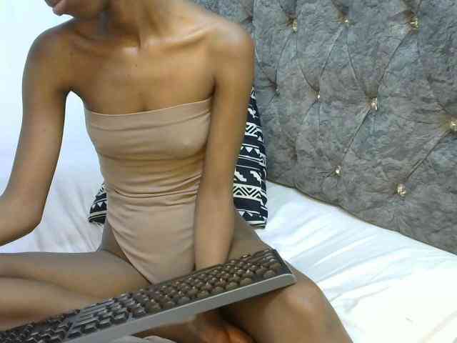 LittleMisscharming webcam