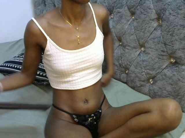 LittleMisscharming webcam