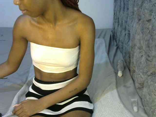 LittleMisscharming webcam